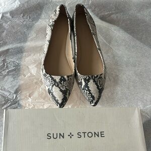 Sun + Stone Jilly Pointed-Toe Flats Ivory Snake Size 8.5 M